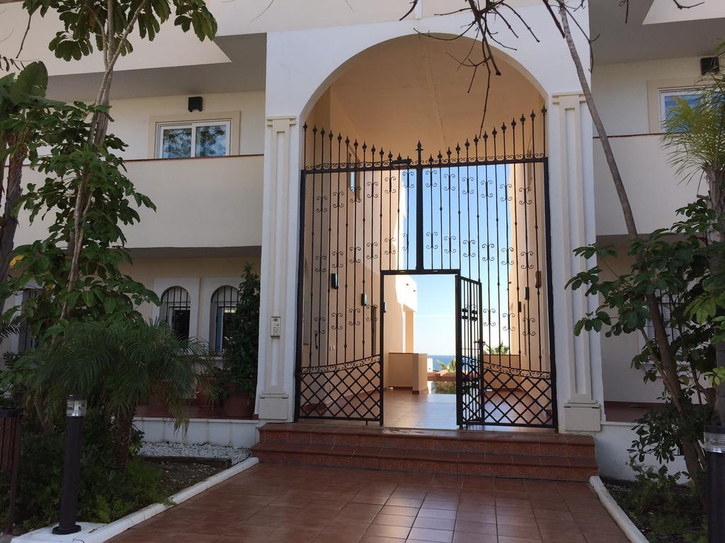 Sinfonia Del Mar Apartment Естепона Екстериор снимка