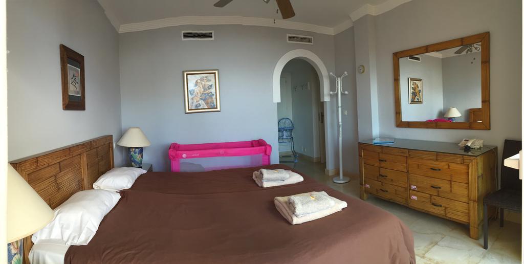 Sinfonia Del Mar Apartment Естепона Екстериор снимка