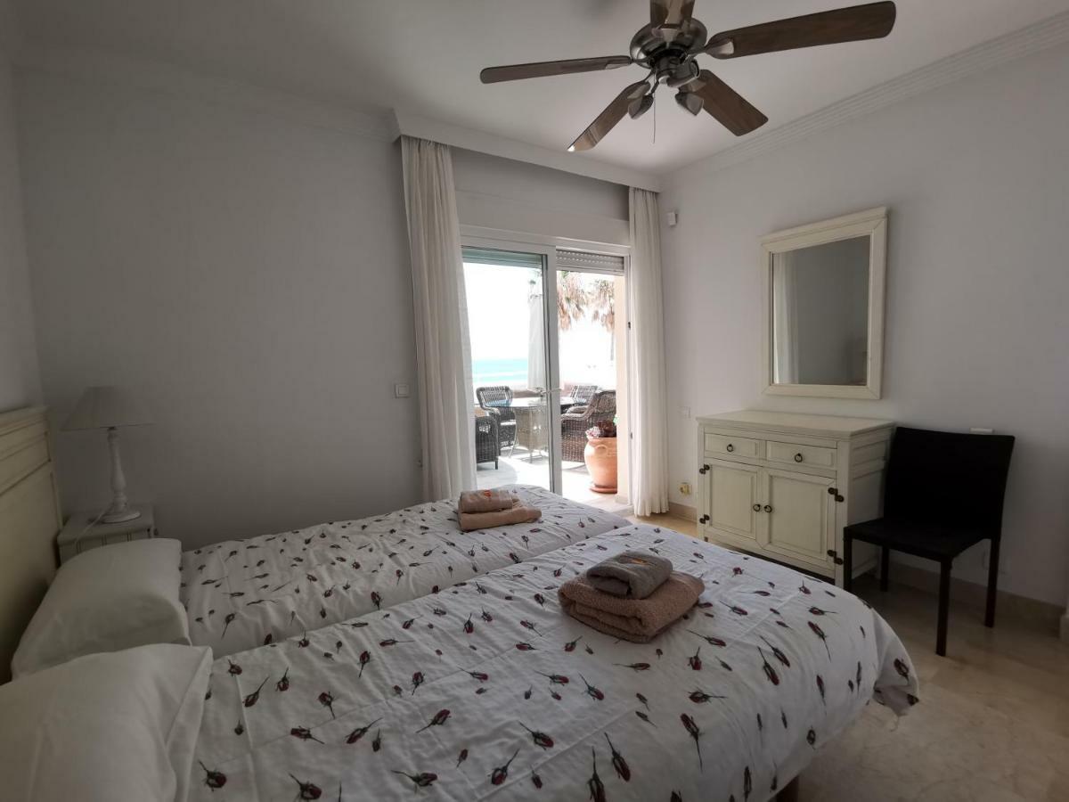 Sinfonia Del Mar Apartment Естепона Екстериор снимка